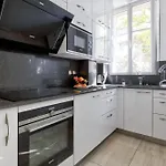Suite Michel Ange, Charme Au Coeur Du 16Eme Arr